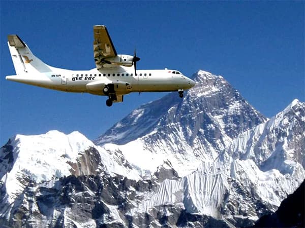 Everest Mountain Flight